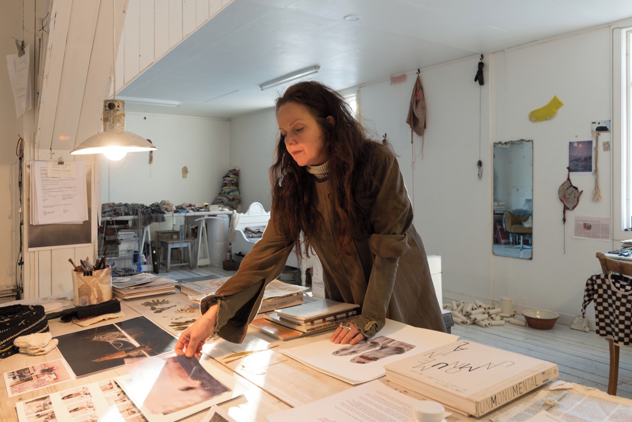 Kari Steihaug in her studio at Hovedøya. Photo by Thomas Tveter.