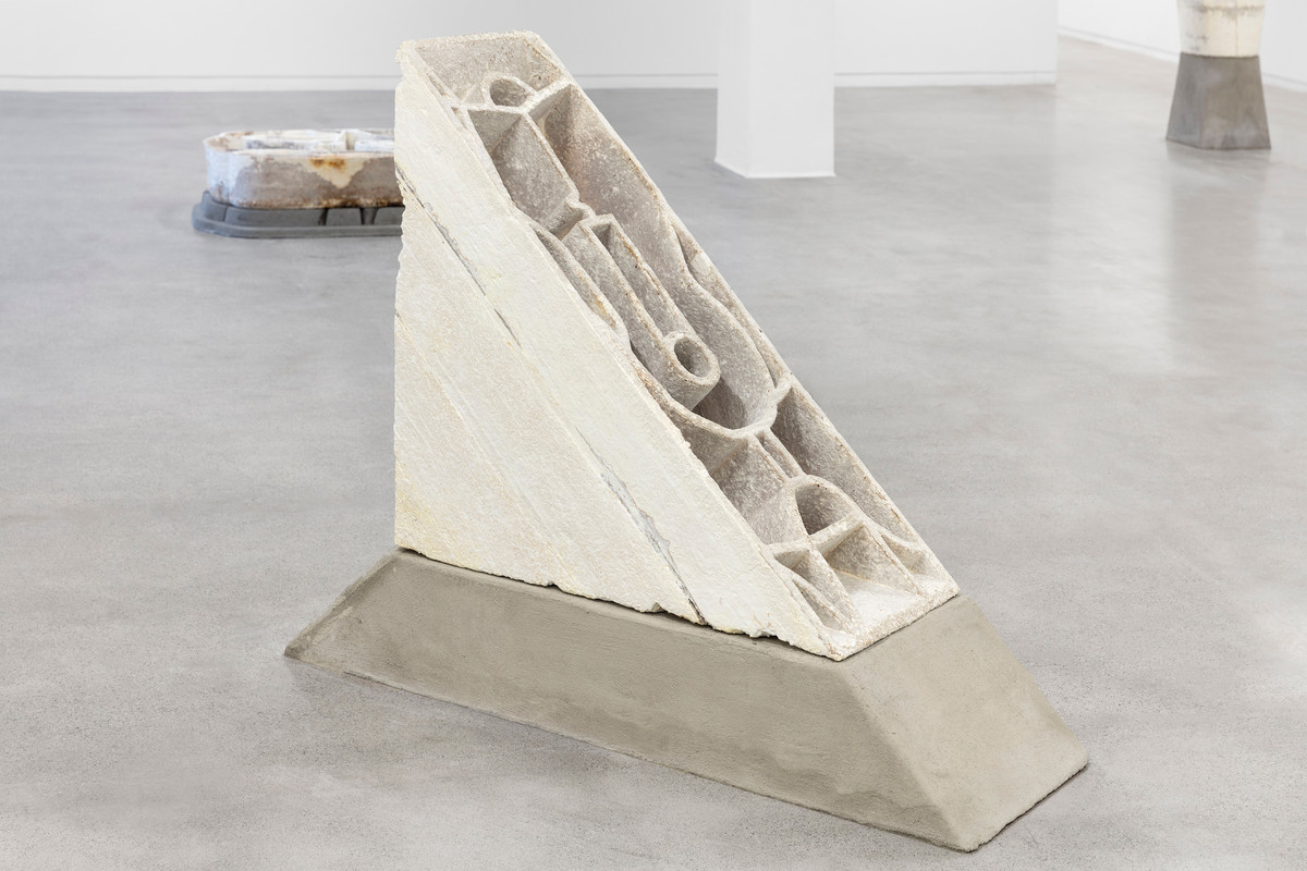 Commemoration (Treptower Park).
Mycelium composite and reinforced concrete, 126 x 155 x 50 cm.