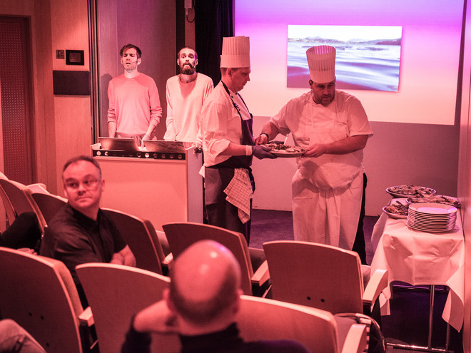 CLIMAVORE: On Tidal Zones. Lecture-performance by Cooking Sections (Daniel Fernández Pascual and Alon Schwabe) during the second edition in 2018.
Photo: Laimonas Puisys
