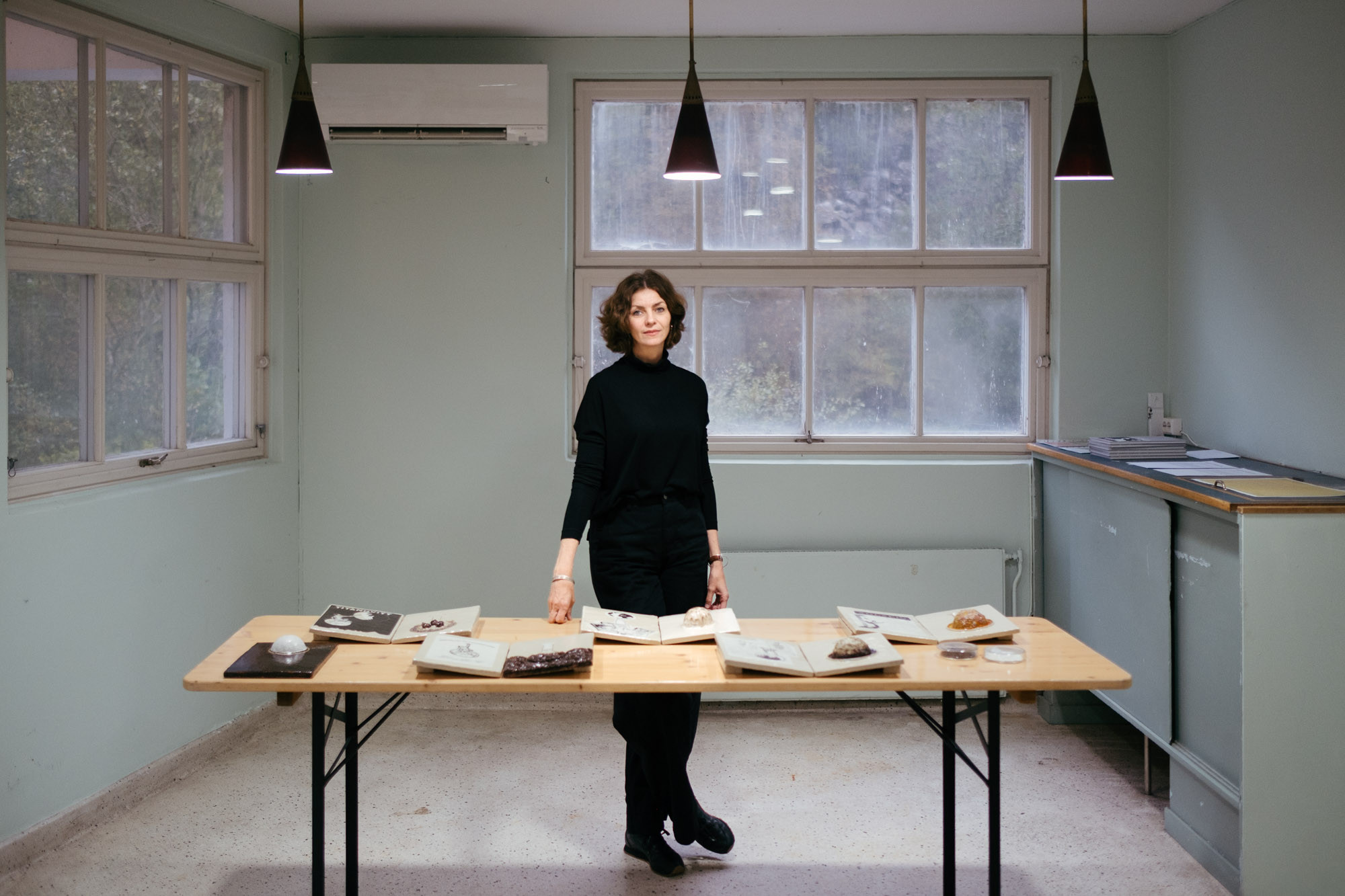 Reading and material presentation by Marte Jonslien in Velferdens reception area. Photo by Tiny Productions for Coast Contemporary.
