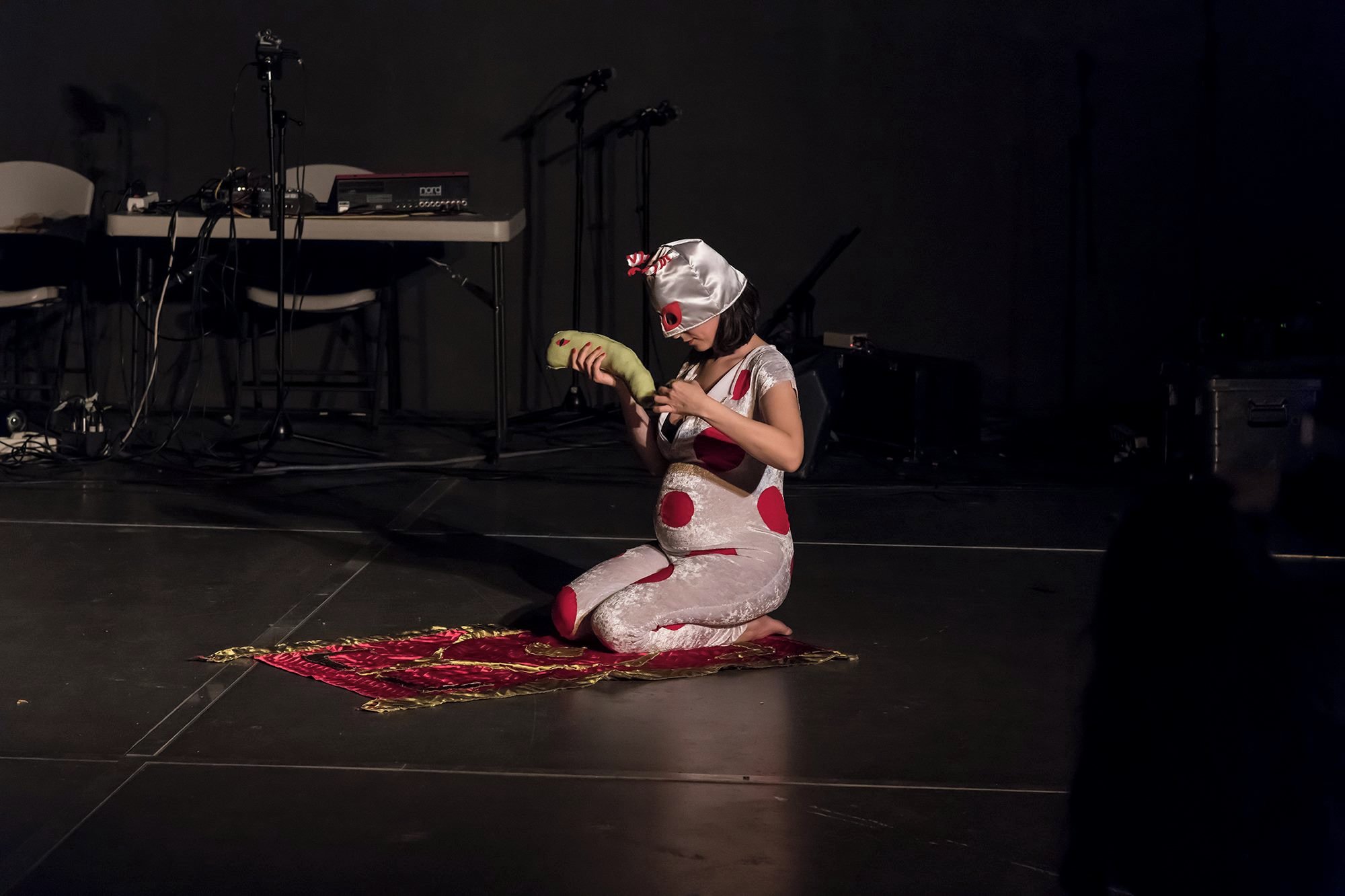 "Mesopotamia". Performance at Winter Solstice Art Night by Vandaler Forening, 2018. Photo by Øystein Thorvaldsen.