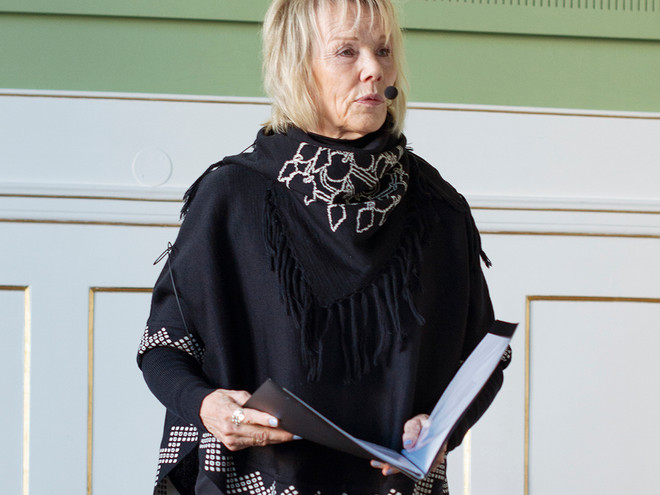Poetry reading by Synnøve Persen. Photo: Mihaly Stefanovicz