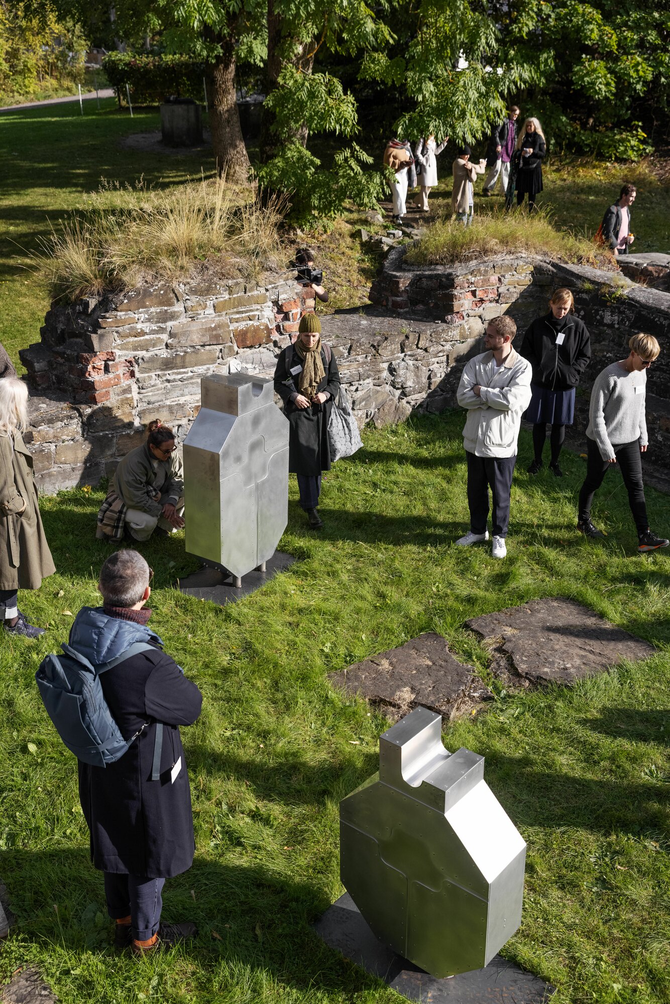 Listening walk in the monastery ruins at Håvedøya. AA11XXX (2020). Photo Jan Khür.