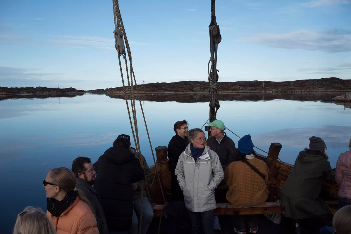 Sailing in Hustadvika during the performance. Photo: Kobie Nel.