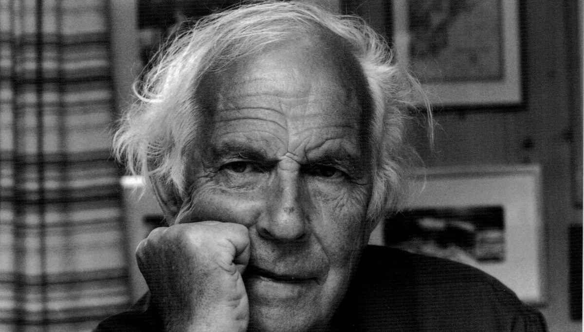 Portrait of Kaare Espolin Johnson. Photo: Bjørn Tore Pedersen. Published at the courtesy of the Espolin Gallery.
